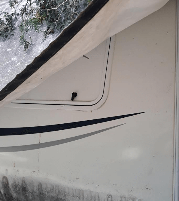 Having a tarp prevents dirt from getting on your trailer Having a tarp prevents dirt from getting on your trailer